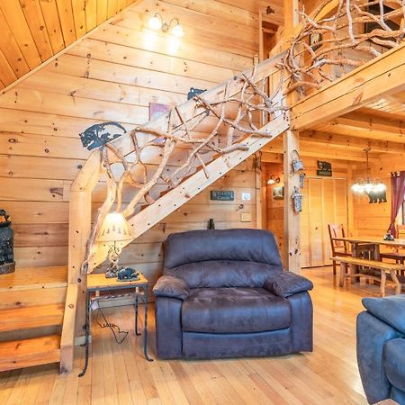 Moonshine Ridge Cabin With Hot Tub And Fire Pit Pigeon Forge Eksteriør bilde