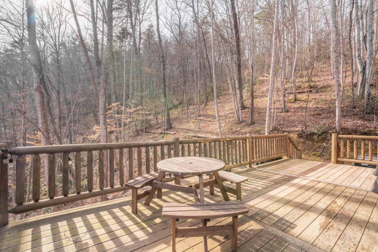 Moonshine Ridge Cabin With Hot Tub And Fire Pit Pigeon Forge Eksteriør bilde