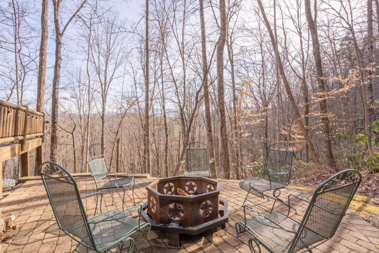Moonshine Ridge Cabin With Hot Tub And Fire Pit Pigeon Forge Eksteriør bilde