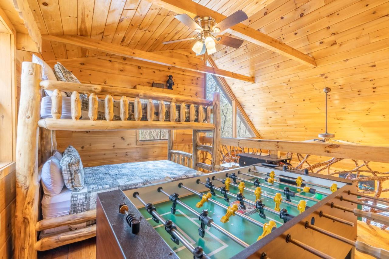 Moonshine Ridge Cabin With Hot Tub And Fire Pit Pigeon Forge Eksteriør bilde