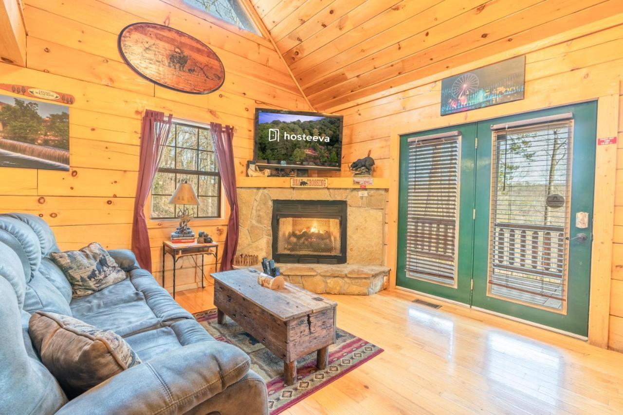 Moonshine Ridge Cabin With Hot Tub And Fire Pit Pigeon Forge Eksteriør bilde