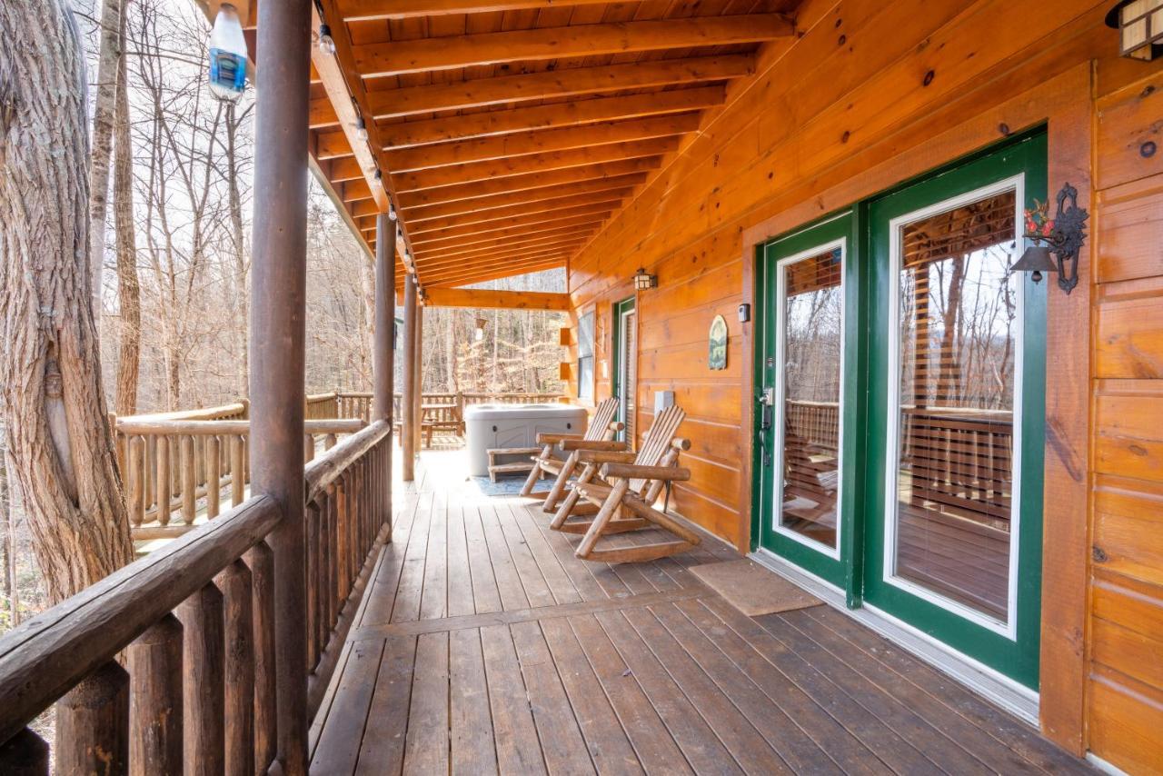 Moonshine Ridge Cabin With Hot Tub And Fire Pit Pigeon Forge Eksteriør bilde