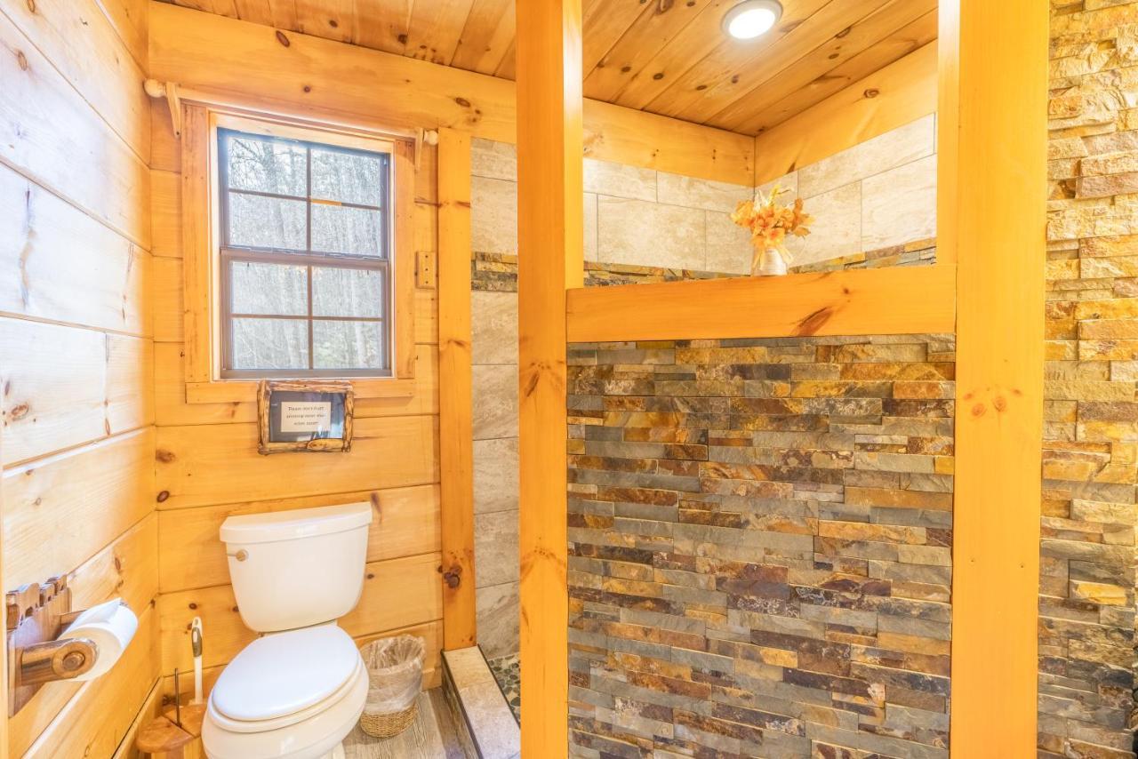 Moonshine Ridge Cabin With Hot Tub And Fire Pit Pigeon Forge Eksteriør bilde