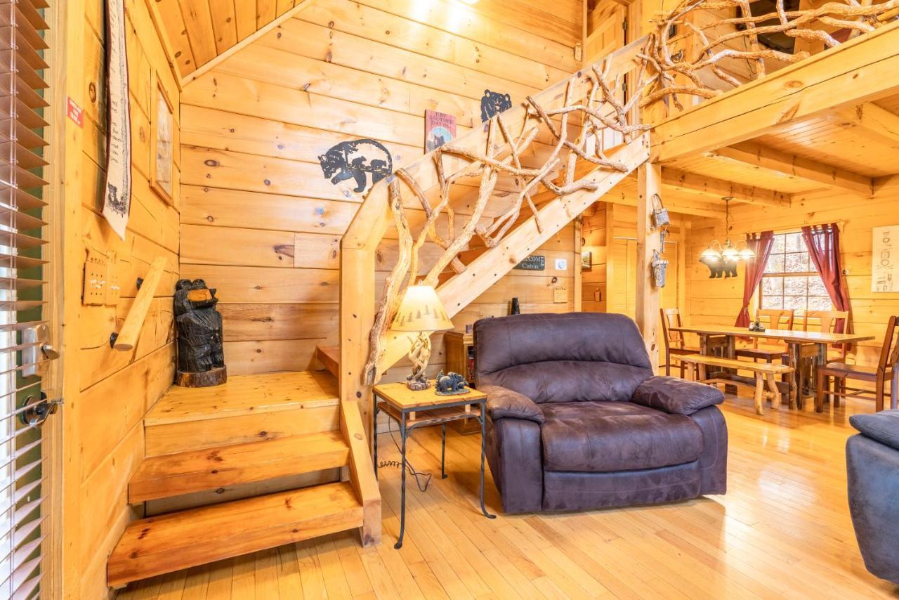 Moonshine Ridge Cabin With Hot Tub And Fire Pit Pigeon Forge Eksteriør bilde