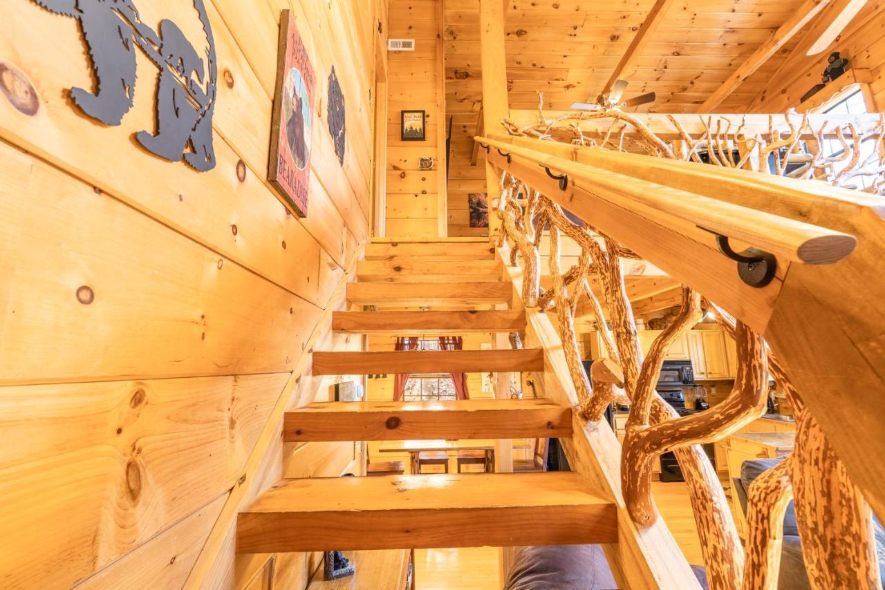 Moonshine Ridge Cabin With Hot Tub And Fire Pit Pigeon Forge Eksteriør bilde